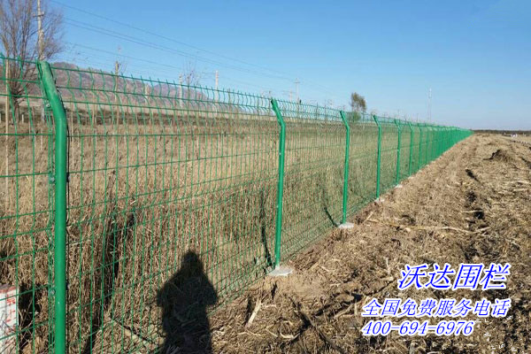 武威內(nèi)蒙古工業(yè)設(shè)計園光伏圍墻護欄網(wǎng)工程圖片2