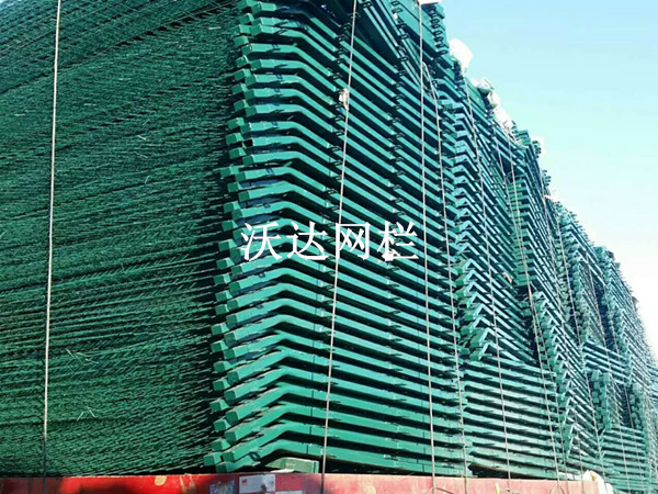 湖北滬昆鐵路貴州段防護(hù)柵欄護(hù)欄網(wǎng)項(xiàng)目圖片6